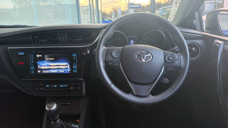 Toyota Auris 1.2T Excel 5dr [Leather] Petrol Hatchback